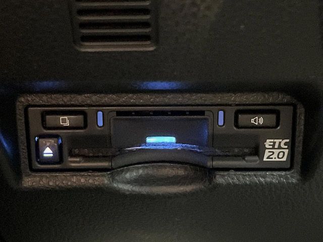 【ETC】高速道路の料金所をストレスなく通過！話題のスポットやサービスエリアに多い「スマートIC」利用時は必須のアイテムです。当店でセットアップを実施、ご納車当日からすぐにご利用いただけます！