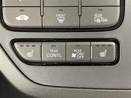 【シートヒーター】シートを温めてくれる暖房機器です！長時間座っていると負担が掛かりやすい背中や腰、または冬場などの寒い日に冷えやすい脚部に快適なぬくもりを伝えます。