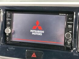 【純正ナビ】人気の純正ナビを装備しております。ナビの使いやすさはもちろん、オーディオ機能も充実！キャンプや旅行はもちろん、通勤や買い物など普段のドライブも楽しくなるはず♪