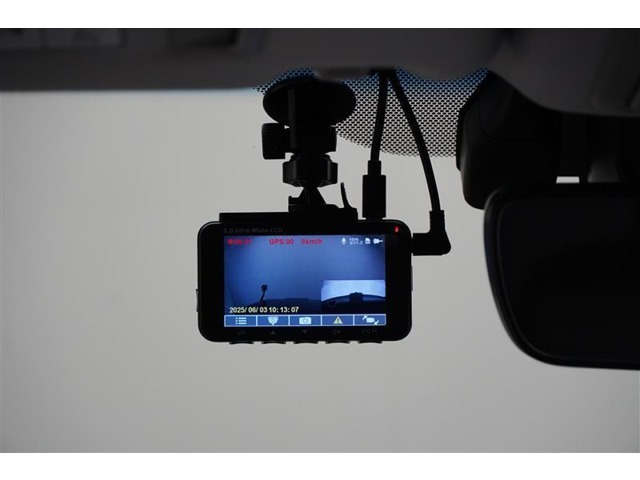 万が一の事故や当て逃げ、いたずらの被害にあった場合、証拠を記録できるドライブレコーダーはおすすめアイテムの一つです。