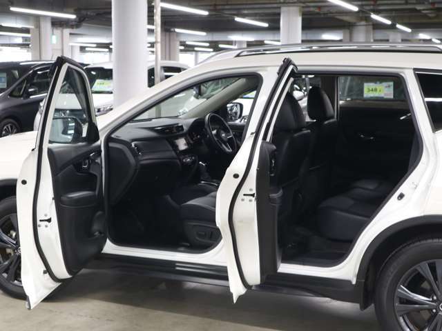 ご納車前のボディガラスコーティングも専門の業者が常駐しておりクオリティの高いコーティングを低価格にてご提供しております♪