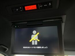 【フリップダウンモニター】大画面モニターで後席でもエンタメをお楽しみいただけます。小さなお子様にも大人気の装備です♪