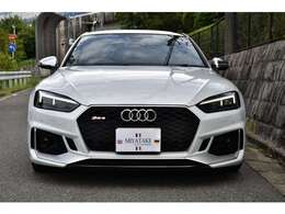 【丁寧な納車準備】当社ではご納車整備から、最終の仕上げまで、少しお時間を頂く車種が御座います。安心安全な状態でご納車するためのお時間です。（ご納車まで最短2週間～1ヶ月お時間を頂く車種が御座います。）