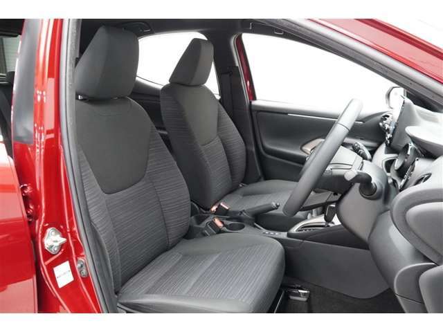 蒸れにくく快適な座り心地です。布なので滑りにくく耐久性が高く念入りなお手入れがいらないというメリットがあります。