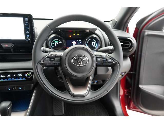 ドライバーに寄り添う快適な操作フィールをもたらすステアリングです。