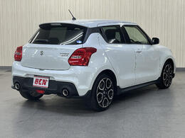 BCN両毛店は高速道路でも北関東自動車道　太田桐生I.Cよりたったの10分！遠方の方でもとってもアクセス良好！更に4階建て全天候型屋内展示場完備！雨・風を気にせず、400台の展示車をゆっくりご覧いただけます！