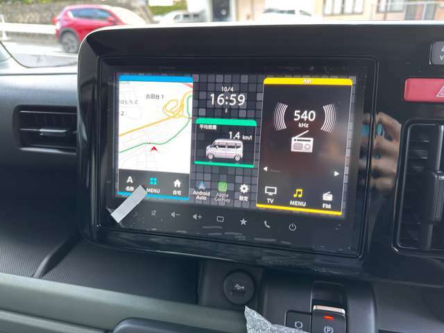 メーカーオプションのスズキコネクト通信機付きの9インチナビが装備されております！！