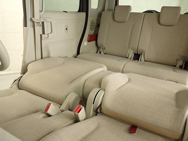シートアレンジ多彩です。足を伸ばしてゆっくり休憩できる　広々車内です。