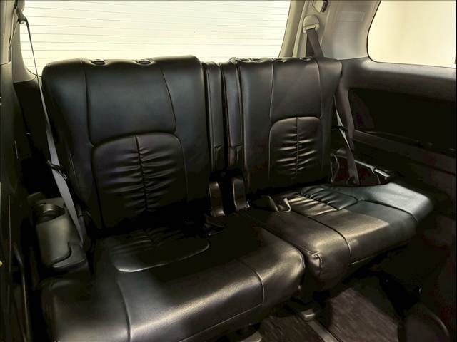 広々としたラゲッジルームはレジャーにも大活躍です！！