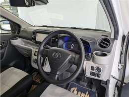 見通しのよいすっきりとした視界で、誰でも運転しやすいです。運転のしやすさは疲れにくさにも繋がりますよ♪