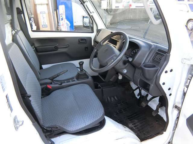 バン・トラック・商用車・九州管内にて豊富な在庫にて展示中都城インターチェンジより5分・ぜひお立ち寄りください！！オートピア21・バントラックセンター！！