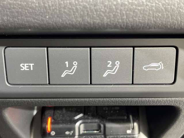 【メモリー付パワーシート】シートポジションがしっかり決まると、運転操作が楽になりますね♪微調整が可能なので、様々なシーンでも活躍できます。