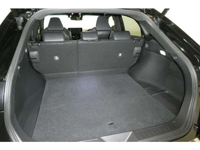 広々としたラゲージスペースを備えています。大きなものや長さのある荷物もしっかりと積み込めます。