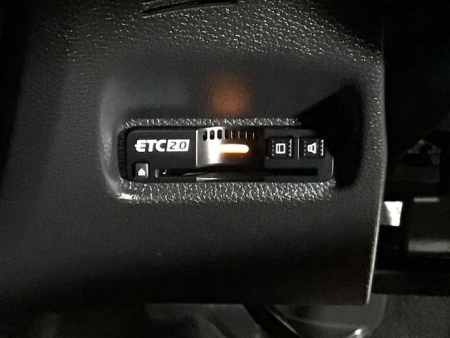 【ETC車載器】もはや必須アイテムのETCを搭載！高速道路のご利用時にとても便利！わずらわしい料金所での現金支払いが不要となりスムーズに通過できます♪