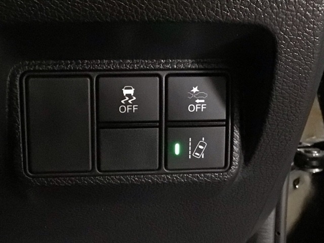 ホンダが推し進める総合先進安全装備のセンシング搭載！　衝突や斜線はみだしなどの危険が予測される時、センサーが警告。ヒューマンエラーを高度先進技術が補完してくれます。