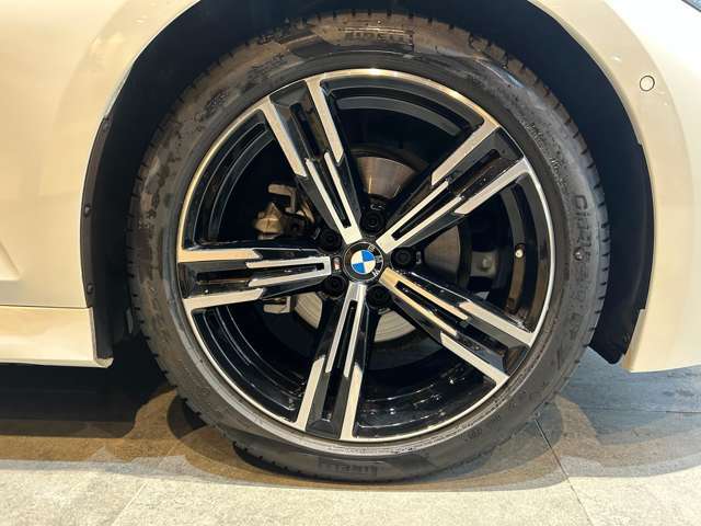 お気に入りのお車があれば、ぜひステアリングを手にしてください。稀少モデルも鋭意取り揃え、幅広いニーズにお応え致します。スタッフ一同皆様のご来店を心よりお待ち申し上げます。