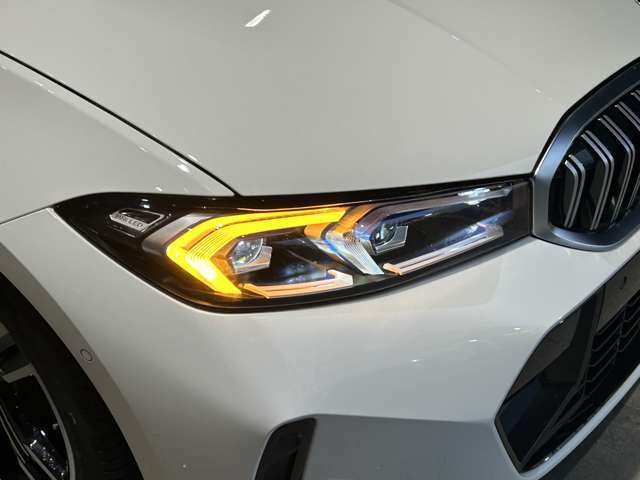自動車保険も純正のクオリティを。BMWの正規ディーラーのみが取り扱い可能な、BMW専用自動車保険。専任のスタッフが皆様のカーライフを24時間365日サポート致します。