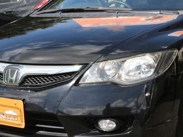 黄ばんでいてはカッコ悪いので全車ヘッドライトは磨いてあります！これだけで年式が新しく感じます！！