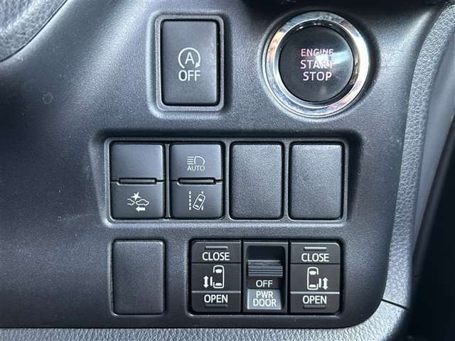両側電動スライドドア付き、運転席にいながら開閉もラクラク