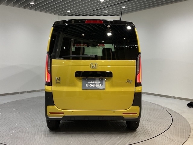 「自動車保険」と「あんしん特典」がひとつになったHondaのお店ならではの保険プランです。お客様のカーライフにより一層の安心をプラスします。