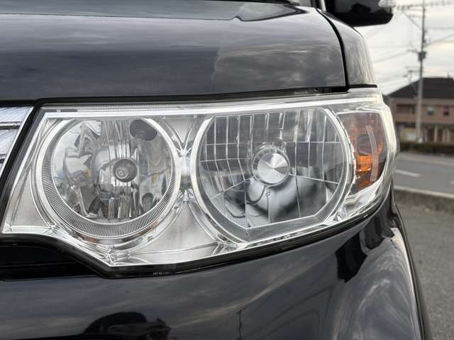 お車の状態は内外装共にとても綺麗な状態を保っておりますので私共でも自信を持ってお薦め出来る1台です！！同年式のお車と比べますと、大事にお乗りだった事を実感して頂けるはずです♪