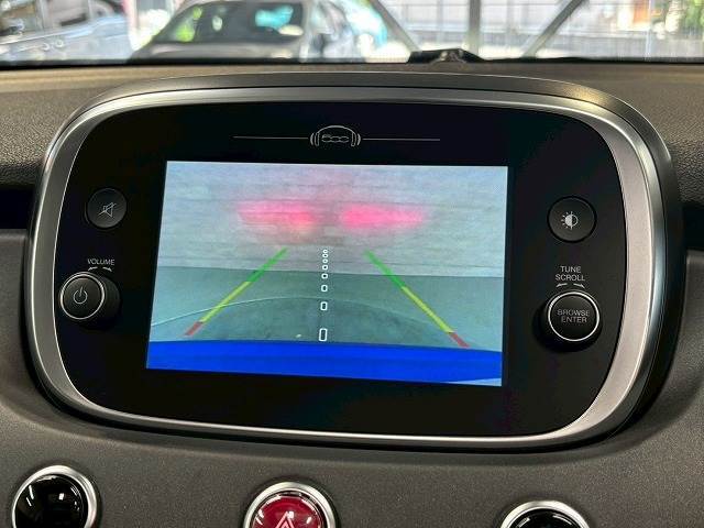 【バックモニター】を装備で駐車が苦手な方でも安心です。