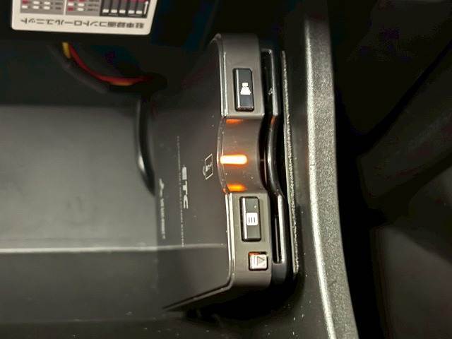 【ETC】で高速道路もスムーズに乗り降り可能で、ご納車直後からの遠距離ドライブも可能です。