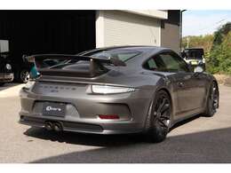 この2014年式ポルシェ911 GT3（タイプ991）は、ヨーロッパ並行車として輸入されながらも、登録以降の大半を日本で過ごしてきた個体です。