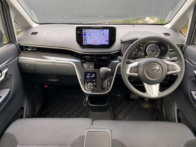 ムーブの運転席周りの画像です。