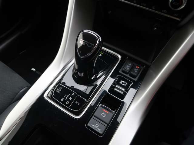 ジョイスティックタイプ　セレクターレバー　フロントシートヒーター付き　電動パーキングブレーキ＆オートホールド機能