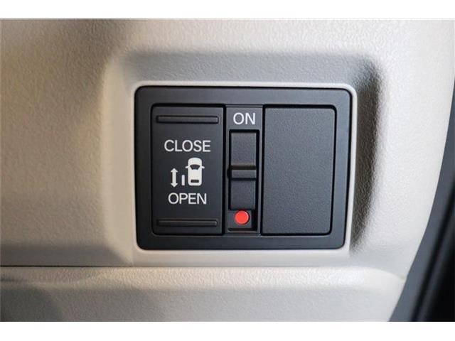 片側電動スライドなのでドアをぶつける心配がなく乗り降りもラクですよ～♪