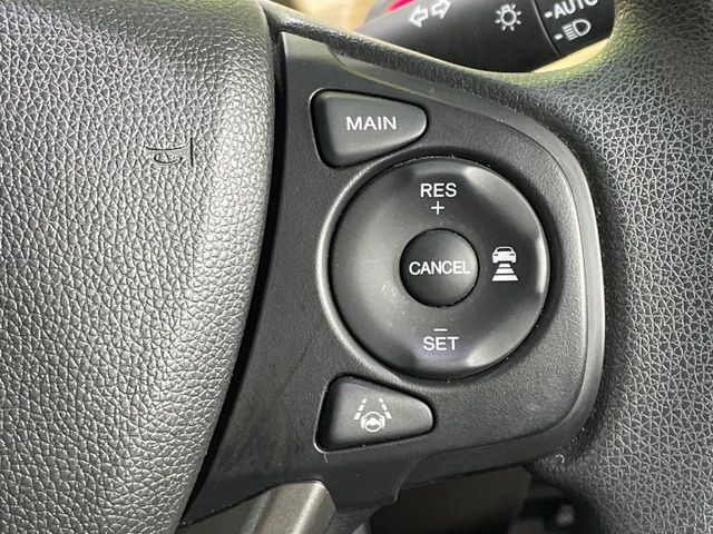 【アダプティブクルーズコントロール】高速道路での長距離走行が楽に！！自動で速度を保つクルーズコントロールが、衝突軽減システムと連携し、前方の車両を感知して車間を保つように速度調節してくれます！！