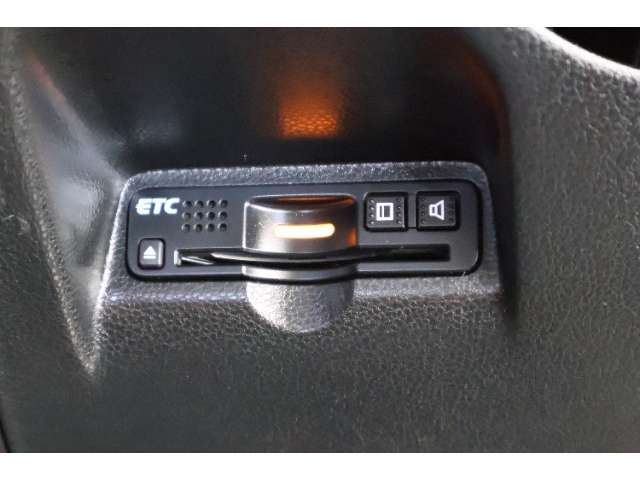 ETC車載器付ですので高速道路の料金所もノンストップです！高速道路の乗り降りがスムーズに行えます！！