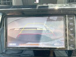 【バックカメラ】駐車時に後方がリアルタイム映像で確認できます。大型商業施設や立体駐車場での駐車時や、夜間のバック時に大活躍！運転スキルに関わらず、今や必須となった装備のひとつです！