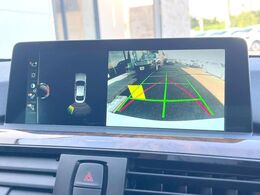 ●ガイドライン付きバックカメラ：不安な駐車もこれで安心！ガイドライン付きなので狭い箇所での駐車もラクラクです！