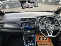 運転席まわりです。細かいオプションなど、気になるところがあればお気軽にメールやお電話等でお問合せください。