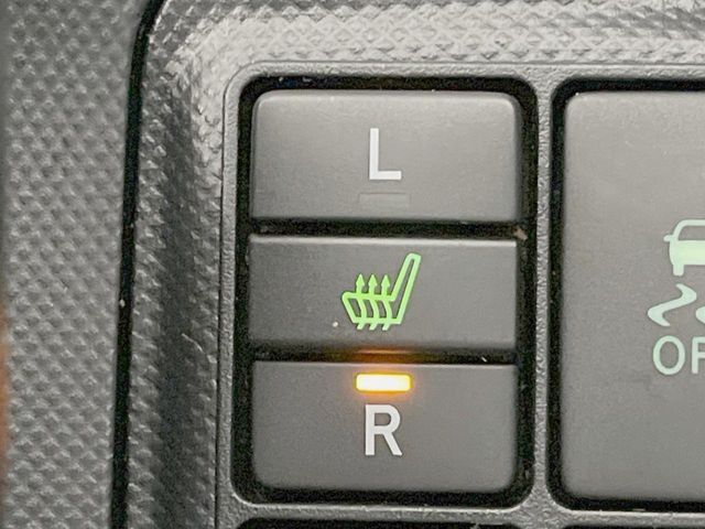 【シートヒーター】寒い日に重宝するシートヒーター！エアコンより早く温まってくれるので寒がりの人も安心ですね♪エアコンの温風は乾燥するから苦手、という方にもをおすすめです。