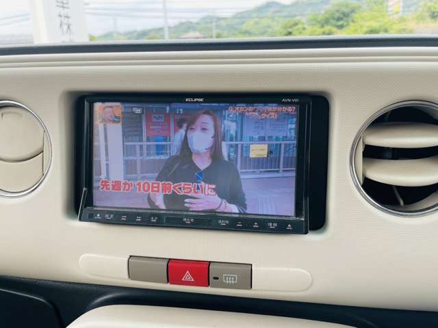 メモリナビです。フルセグTVが観れます。