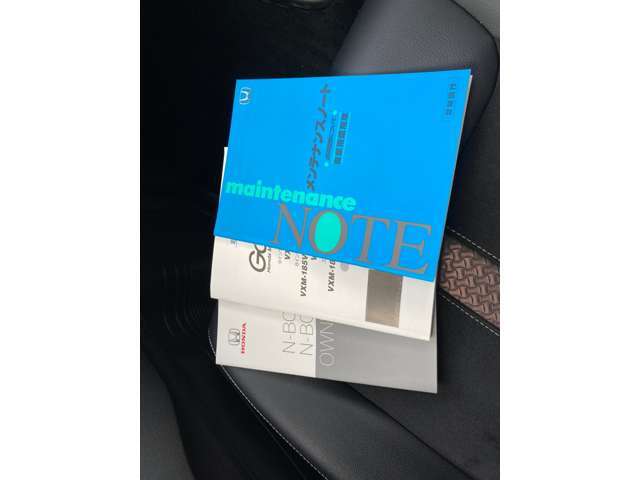 キーレス、各種取説等付いてます！ボタンの操作などはご来店時、納車時に詳しくご説明させて頂きます。