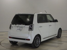 プレミアム専用エクステリア【フロントグリル、フォグガーニッシュ、テールゲートスポイラー、クロ-ムメッキサイドモール等】専用インテリア！15インチアルミホイール！装備充実な1台です！