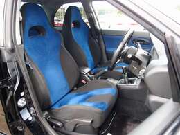 人気のBRIDE製やRECARO製などのスポーツシートもお得な金額にてお取り付け可能です。フルバケットシートからセミバケットシートまで、お気軽に047-492-4000までお問い合わせ下さいませ