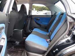 人気のインプレッサWRX　5MT車両の入庫！全国でも台数の少ないオブシディアンブラック外装色にプロドライブGC-06H18AW、フジツボマフラーなど多数の有名メーカー様高額パーツを装備した一台