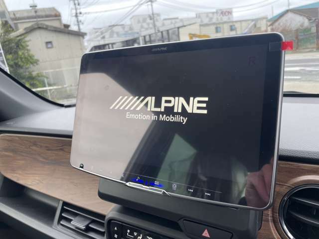 ALPINE11型フローティングディスプレイオーディオ付き！！HDMIケーブルつなげばユーチューブ再生も可能です！