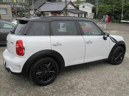 総額には法定費用(自動車税・自賠責保険料・リサイクル料等)・登録諸費用・納車整備費用等が含まれております。県内遠方、県外のお客様は別途遠方登録費用、納車費用が必要です。詳しくはスタッフにご確認ください。