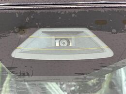 【スズキ　セーフティサポート】走行中に前方の車両等を認識し、衝突しそうな時は警報とブレーキで衝突回避と被害軽減をアシスト。より安全にドライブをお楽しみいただけます。