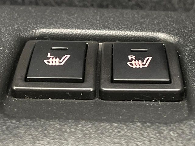 【シートヒーター】寒い日に重宝するシートヒーター！エアコンより早く温まってくれるので寒がりの人も安心ですね♪エアコンの温風は乾燥するから苦手、という方にもをおすすめです。