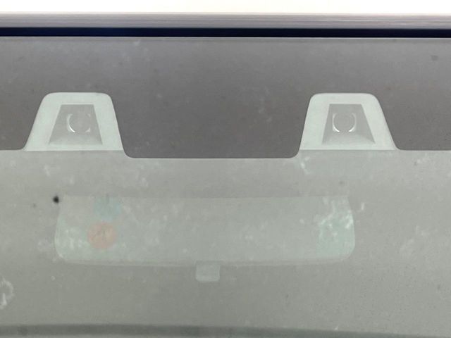 【スズキ　セーフティサポート】走行中に前方の車両等を認識し、衝突しそうな時は警報とブレーキで衝突回避と被害軽減をアシスト。より安全にドライブをお楽しみいただけます。