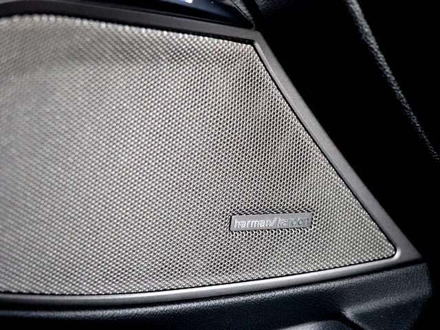 メーカーオプション！！高音質と高いデザイン性で知られるオーディオブランド、harman/kardon搭載♪長く聴いていても疲れない、耳に心地の良いサウンドとなっております☆