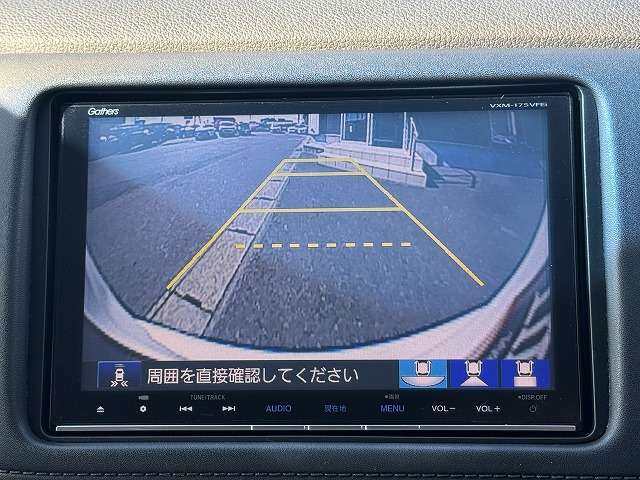 【バックカメラ】とっても便利な人気オプションになります。駐車が不安な方でも安心して駐車が出来ますね