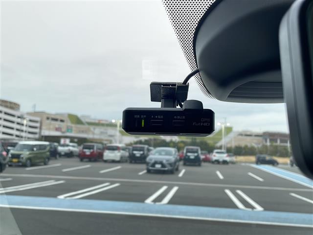 【バックミラー】大きくて見やすいので、後方を見るときも安心です！◆乗って触って体感してみてください！！当社車両は試乗可能です！お気軽にスタッフまでご相談ください！